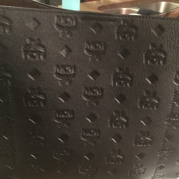 MCM KLARA BLACK MONOGRAM INCLUDES SHOULDER STRAP! - Picture 3 of 8